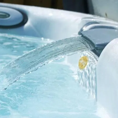 Oak Hot Tub Brampton (Cumbria)